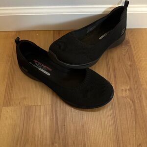 Skechers Black Slip-On Knit Ballet Flats 9W
